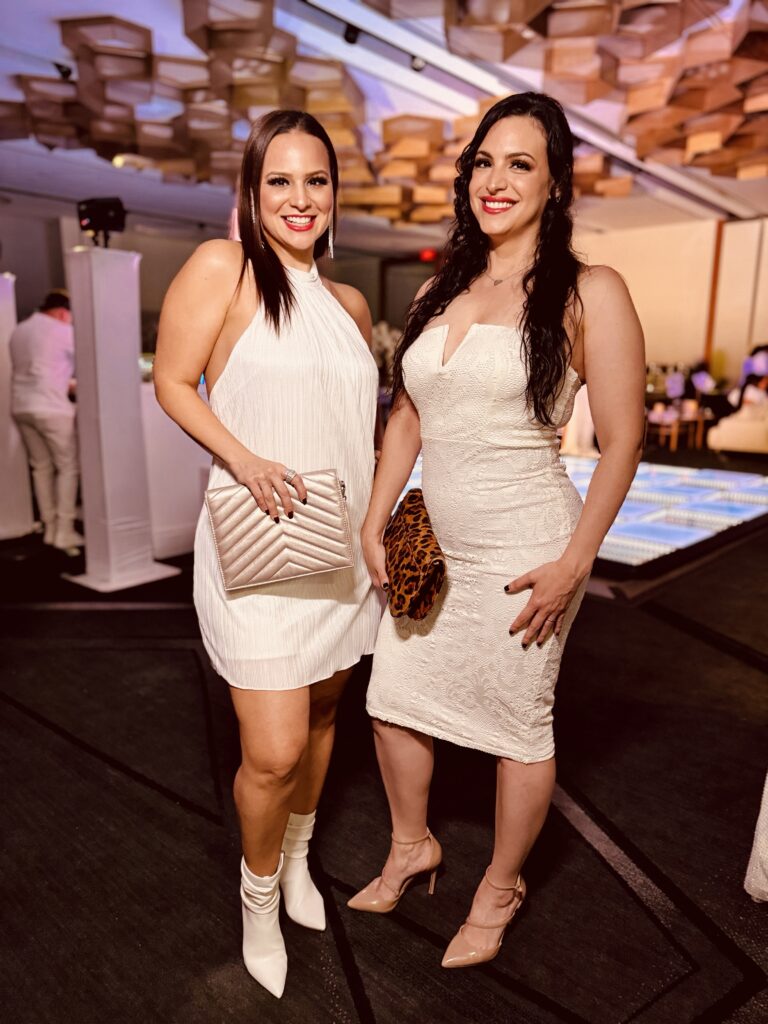 39 ALL WHITE PARTY PIC